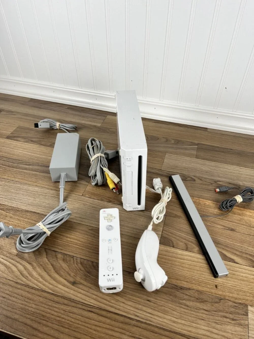Nintendo Wii Backwards GameCube Compatible Console RVL-001 OEM LOT W REMOTE READ